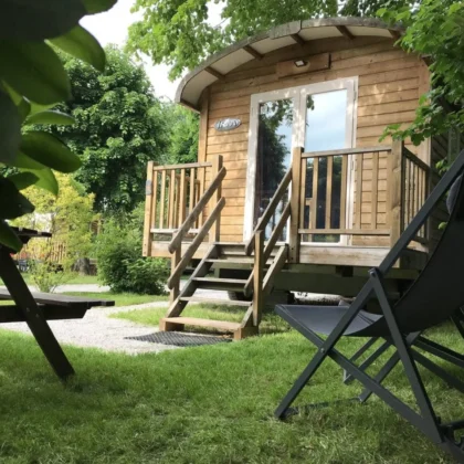 Logement insolite avec espace ombragé au camping Saint-Martin proche de Revel, entouré de verdure et idéal pour des vacances originales en pleine nature. Découvrez notre logement insolite avec espace ombragé au camping Saint-Martin, proche de Revel, pour des vacances uniques et reposantes en pleine nature.